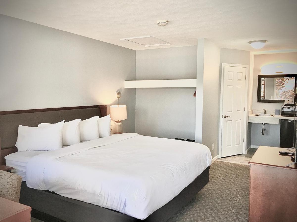 Empire Lakeshore Inn المظهر الخارجي الصورة